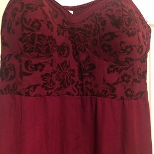 Sleeveless burgundy jumpsuit, mid-calf